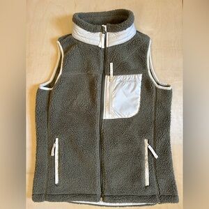 Columbia Women’s Sz Medium Fleece Vest Full Zip Up Zip Pockets Mock Neck